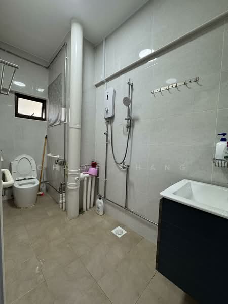 842 Sims Avenue, 842 Sims Avenue, 3 Bedrooms, 1,604 sqft, HDB Flat For Sale, by Chloe Chang, 500143858 - Bathroom - PropertyGuru.com.sg