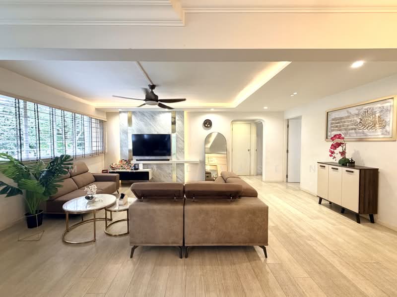 423 Tampines Street 41, 423 Tampines Street 41, 3 Bedrooms, 1,313 sqft, HDB Flat For Sale, by Mohamed Yaseen, 500143861 - Living Room - PropertyGuru.com.sg
