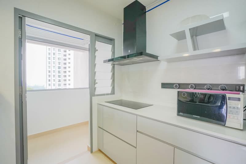 33 Margaret Drive, 33 Margaret Drive, Room Rental, 120 sqft, HDB Flat For Rent, by Christopher Low, 500143864 - Kitchen - PropertyGuru.com.sg