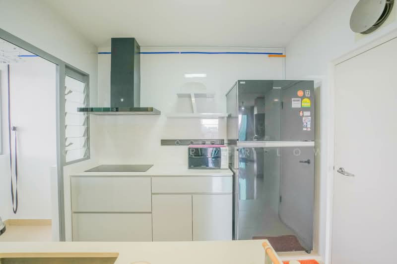 33 Margaret Drive, 33 Margaret Drive, 2 Bedrooms, 800 sqft, HDB Flat For Rent, by Christopher Low, 500143882 - Kitchen - PropertyGuru.com.sg
