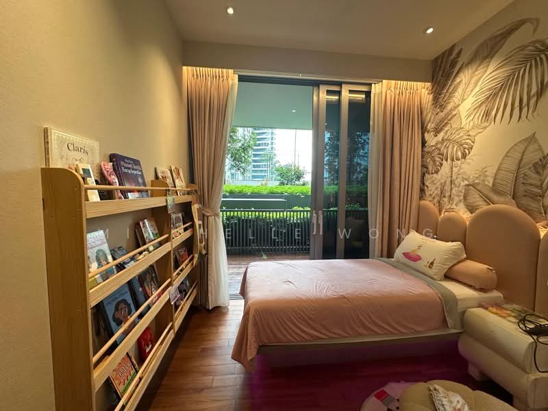 Amber Park, 18 Amber Gardens, 5 Bedrooms, 2,045 sqft, Condominium For Sale, by Mitchelle Wong, 500143916 - Bedroom - PropertyGuru.com.sg