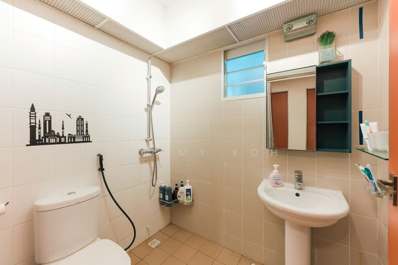 178C Rivervale Crescent, 178C Rivervale Crescent, 3 Bedrooms, 1,001 sqft, HDB Flat For Sale, by Jeremy Koh, 500143927 - Bathroom - PropertyGuru.com.sg