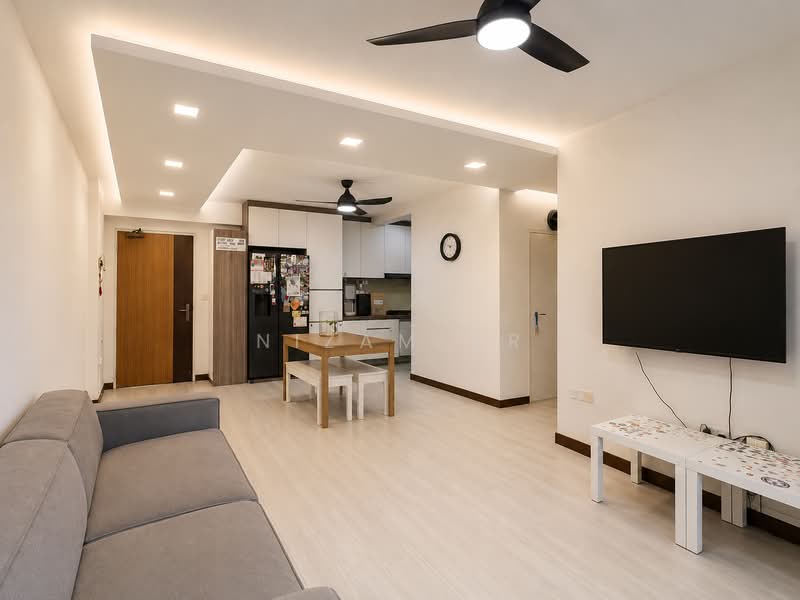 271A Punggol Walk, 271A Punggol Walk, 3 Bedrooms, 1,001 sqft, HDB Flat For Sale, by Nizam AR, 500143938 - Living Room - PropertyGuru.com.sg