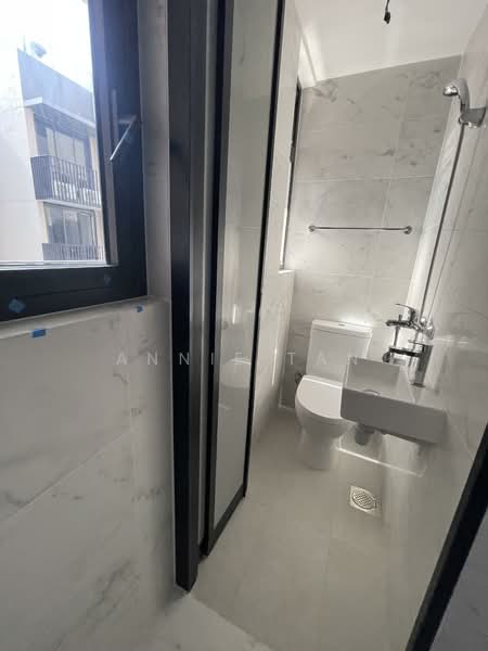 Sceneca Residence, Tanah Merah Kechil Link, 3 Bedrooms, 1,163 sqft, Condominium For Rent, by Annie Tan, 500143943 - Bathroom - PropertyGuru.com.sg