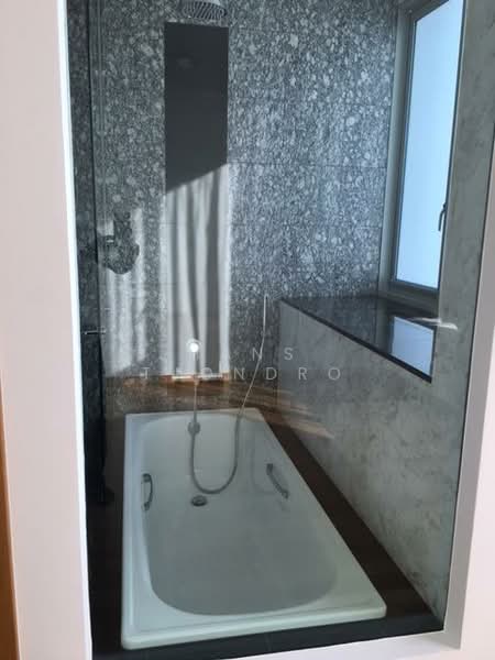 The Metz, 83 Devonshire Road, 2 Bedrooms, 1,055 sqft, Condominium For Rent, by Hans Tjondro, 500143954 - Bathroom - PropertyGuru.com.sg