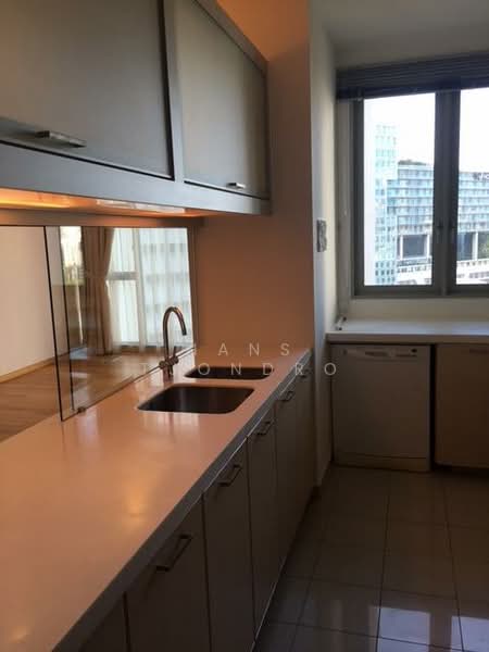 The Metz, 83 Devonshire Road, 2 Bedrooms, 1,055 sqft, Condominium For Rent, by Hans Tjondro, 500143954 - Kitchen - PropertyGuru.com.sg