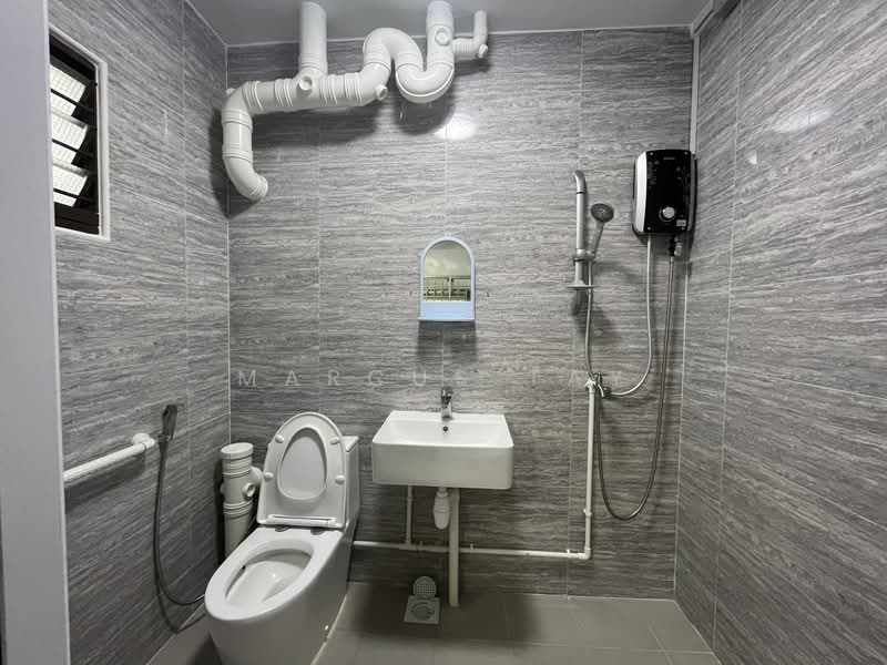 877 Woodlands Avenue 9, 877 Woodlands Avenue 9, 4 Bedrooms, 1,302 sqft, HDB Flat For Rent, by Marcus Tay, 500143955 - Bathroom - PropertyGuru.com.sg
