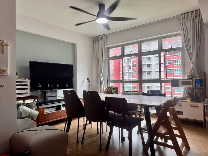 435C Bukit Batok West Avenue 5, 435C Bukit Batok West Avenue 5, 3 Bedrooms, 1,001 sqft, HDB Flat For Sale, by TAY BOON CHYE, JIM, 500143960 - Living Room - PropertyGuru.com.sg