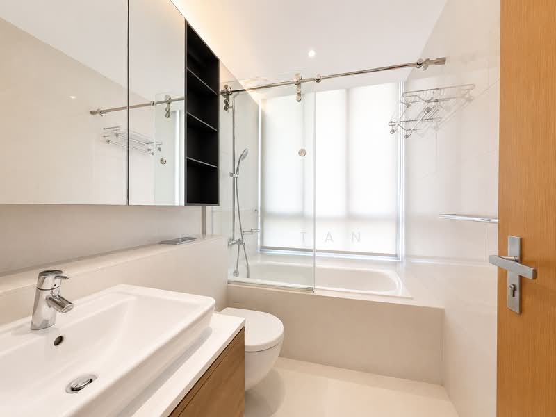 The Cosmopolitan, 200 Kim Seng Road, 3 Bedrooms, 1,324 sqft, Condominium For Rent, by Ivor Tan, 500143988 - Bathroom - PropertyGuru.com.sg
