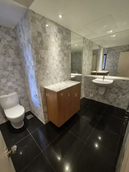 The Colonnade, 82 Grange Road, 4 Bedrooms, 3,617 sqft, Condominium For Rent, by Lin Yisen, 500143991 - Bathroom - PropertyGuru.com.sg