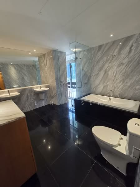 The Colonnade, 82 Grange Road, 4 Bedrooms, 3,617 sqft, Condominium For Rent, by Lin Yisen, 500143991 - Bathroom - PropertyGuru.com.sg