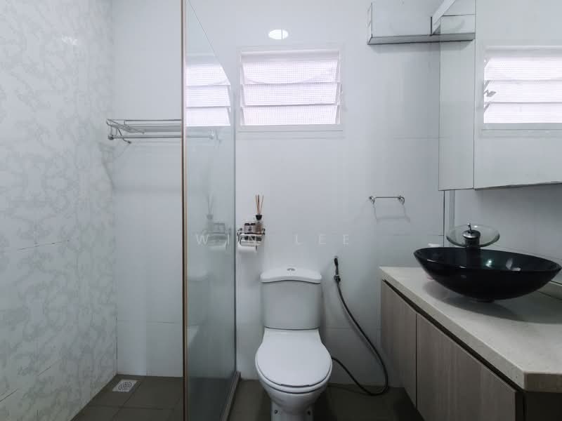 668B Edgefield Plains, 668B Edgefield Plains, 3 Bedrooms, 1,216 sqft, HDB Flat For Sale, by Win Lee, 500144023 - Bathroom - PropertyGuru.com.sg