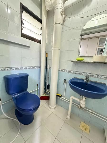 276D Jurong West Street 25, 276D Jurong West Street 25, 3 Bedrooms, 1,194 sqft, HDB Flat For Sale, by Bala S OrangeTee, 500144026 - Bathroom - PropertyGuru.com.sg