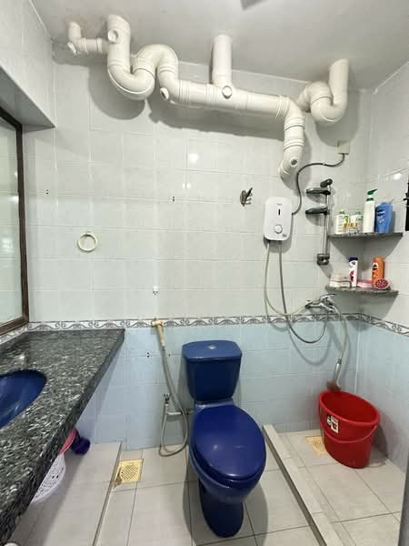 276D Jurong West Street 25, 276D Jurong West Street 25, 3 Bedrooms, 1,194 sqft, HDB Flat For Sale, by Bala S OrangeTee, 500144026 - Bathroom - PropertyGuru.com.sg