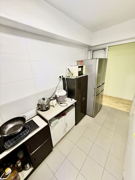 591A Ang Mo Kio Street 51, 591A Ang Mo Kio Street 51, 2 Bedrooms, 732 sqft, HDB Flat For Sale, by Kelvin Poh, 500144049 - Kitchen - PropertyGuru.com.sg