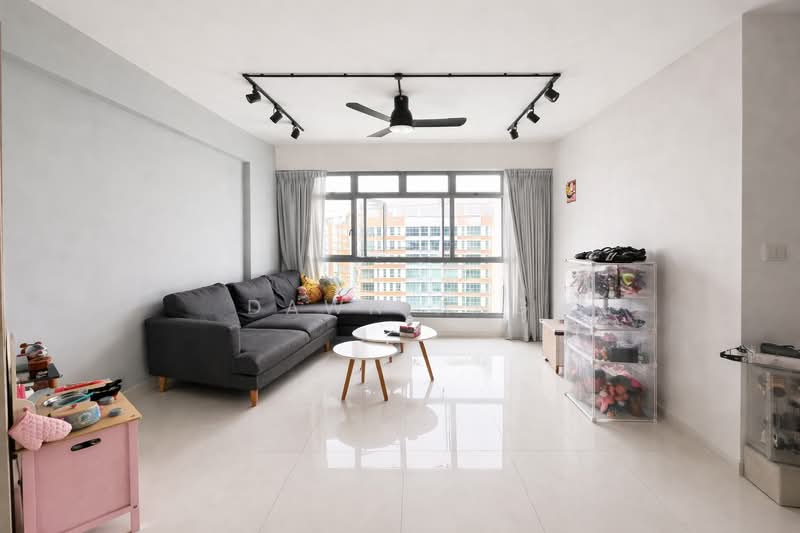 683A Edgedale Plains, 683A Edgedale Plains, 3 Bedrooms, 1,001 sqft, HDB Flat For Sale, by Dawn Ang, 500144069 - Living Room - PropertyGuru.com.sg