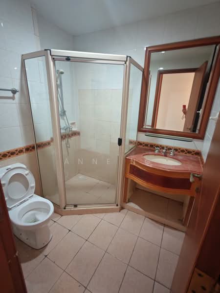 Seasons Park, 491 Yio Chu Kang Road, 2 Bedrooms, 1,066 sqft, Condominium For Sale, by Anne Ng, 500144071 - Bathroom - PropertyGuru.com.sg