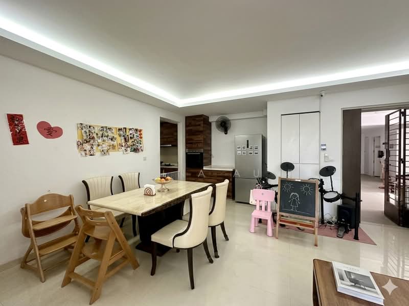 451B Bukit Batok West Avenue 6, 451B Bukit Batok West Avenue 6, 3 Bedrooms, 1,238 sqft, HDB Flat For Sale, by Christina Au 欧慧妮, 500144075 - Dining Room - PropertyGuru.com.sg