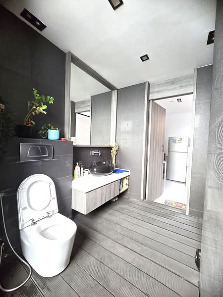 Northstar @ Amk, 7030 Ang Mo Kio Avenue 5, 1,948 sqft, Light Industrial (B1) For Sale, by Sean Ng, 500144080 - Bathroom - CommercialGuru.com.sg