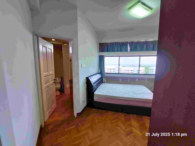 Mandarin Gardens, 7 Siglap Road, 2 Bedrooms, 1,001 sqft, Condominium For Sale, by Lim Soon Kiat Patrick, 500144085 - Bedroom - PropertyGuru.com.sg