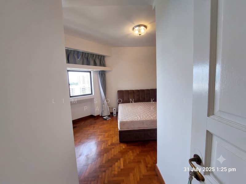 Mandarin Gardens, 7 Siglap Road, 2 Bedrooms, 1,001 sqft, Condominium For Sale, by Lim Soon Kiat Patrick, 500144085 - Bedroom - PropertyGuru.com.sg