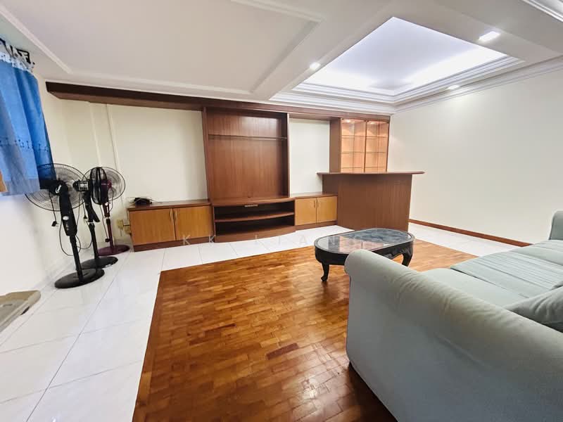 265 Bukit Batok East Avenue 4, 265 Bukit Batok East Avenue 4, 1 Bedroom, 882 sqft, HDB Flat For Rent, by KK Liang, 500144090 - Living Room - PropertyGuru.com.sg