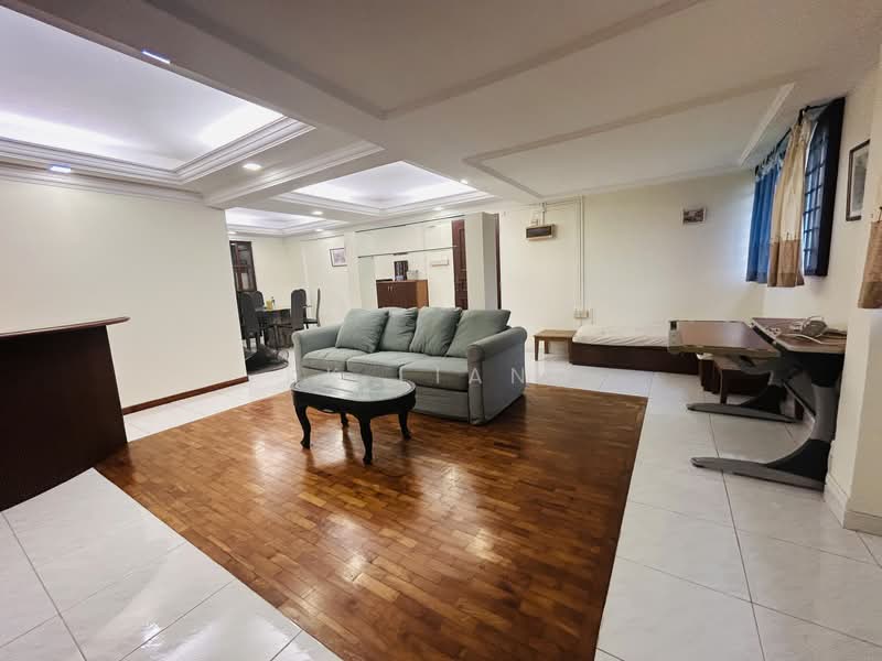 265 Bukit Batok East Avenue 4, 265 Bukit Batok East Avenue 4, 1 Bedroom, 882 sqft, HDB Flat For Rent, by KK Liang, 500144090 - Living Room - PropertyGuru.com.sg