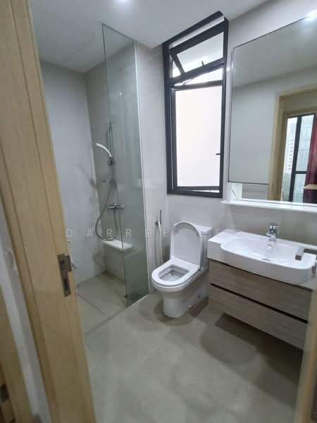 The Luxurie, 21 Compassvale Road, 3 Bedrooms, 1,055 sqft, Condominium For Rent, by Darrel Yeo, 500144094 - Bathroom - PropertyGuru.com.sg