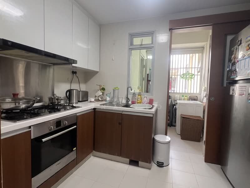The Raintree, 95 Bukit Drive, 3 Bedrooms, 1,270 sqft, Condominium For Rent, by Tina Yeo, 500144103 - Kitchen - PropertyGuru.com.sg