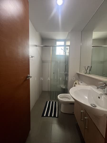 The Raintree, 95 Bukit Drive, 3 Bedrooms, 1,270 sqft, Condominium For Rent, by Tina Yeo, 500144103 - Bathroom - PropertyGuru.com.sg