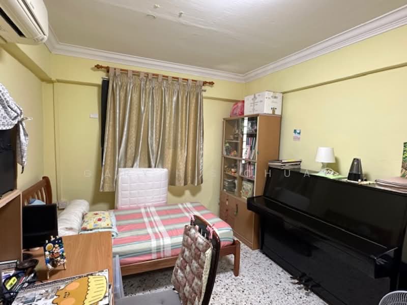 339 Clementi Avenue 5, 339 Clementi Avenue 5, 2 Bedrooms, 721 sqft, HDB Flat For Sale, by Gary H S Chua, 500144112 - Bedroom - PropertyGuru.com.sg
