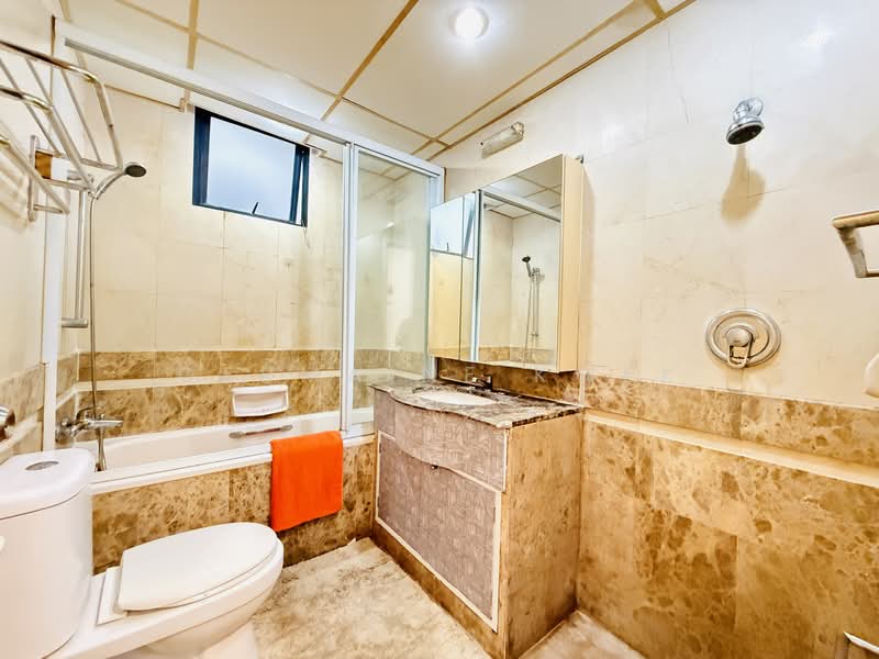 Regent Heights, 50 Bukit Batok East Avenue 5, 2 Bedrooms, 1,023 sqft, Condominium For Rent, by Germaine Kwek, 500144113 - Bathroom - PropertyGuru.com.sg