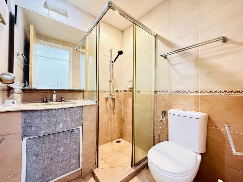 Regent Heights, 50 Bukit Batok East Avenue 5, 2 Bedrooms, 1,023 sqft, Condominium For Rent, by Germaine Kwek, 500144113 - Bathroom - PropertyGuru.com.sg