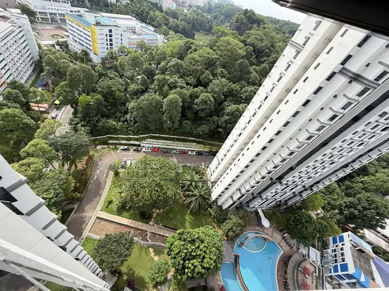 Regent Heights, 50 Bukit Batok East Avenue 5, 2 Bedrooms, 1,023 sqft, Condominium For Rent, by Germaine Kwek, 500144113 - Exterior - PropertyGuru.com.sg