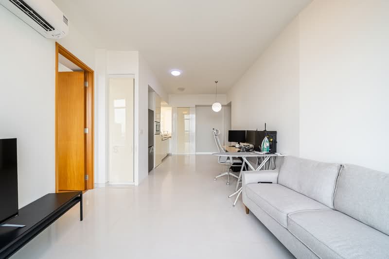 76 Shenton, 76 Shenton Way, 1 Bedroom, 592 sqft, Apartment For Sale, by Shawn Tay, 500144117 - Living Room - PropertyGuru.com.sg