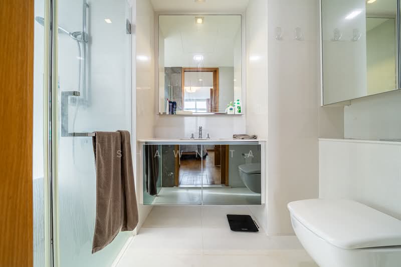 76 Shenton, 76 Shenton Way, 1 Bedroom, 592 sqft, Apartment For Sale, by Shawn Tay, 500144117 - Bathroom - PropertyGuru.com.sg