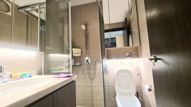Guillemard Suites, 213 Guillemard Road, 3 Bedrooms, 1,033 sqft, Apartment For Sale, by Cheryl Tan, 500144129 - Bathroom - PropertyGuru.com.sg