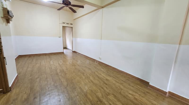 Walk Up Apartment Lorong 27 Geylang, Lorong 27, 3 Bedrooms, 1,066 sqft, Walk-up Apartment For Rent, by Leonard Choi, 500144131 - Interior - PropertyGuru.com.sg