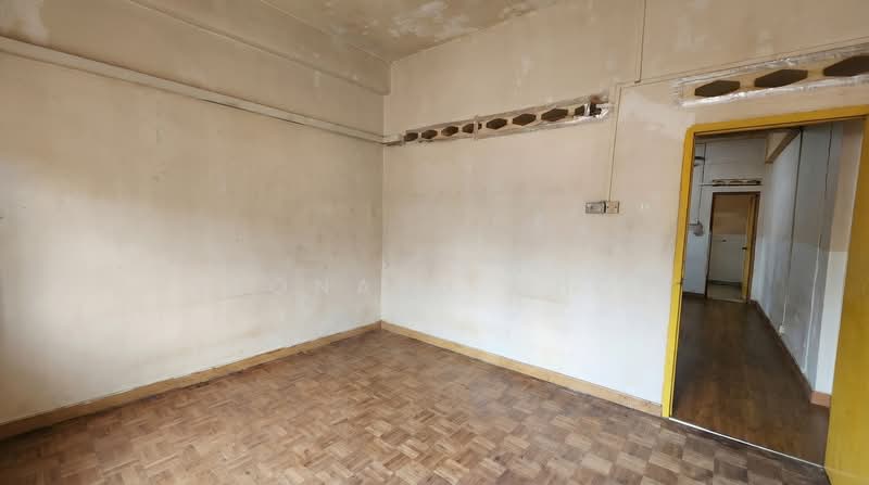 Walk Up Apartment Lorong 27 Geylang, Lorong 27, 3 Bedrooms, 1,066 sqft, Walk-up Apartment For Rent, by Leonard Choi, 500144131 - Interior - PropertyGuru.com.sg