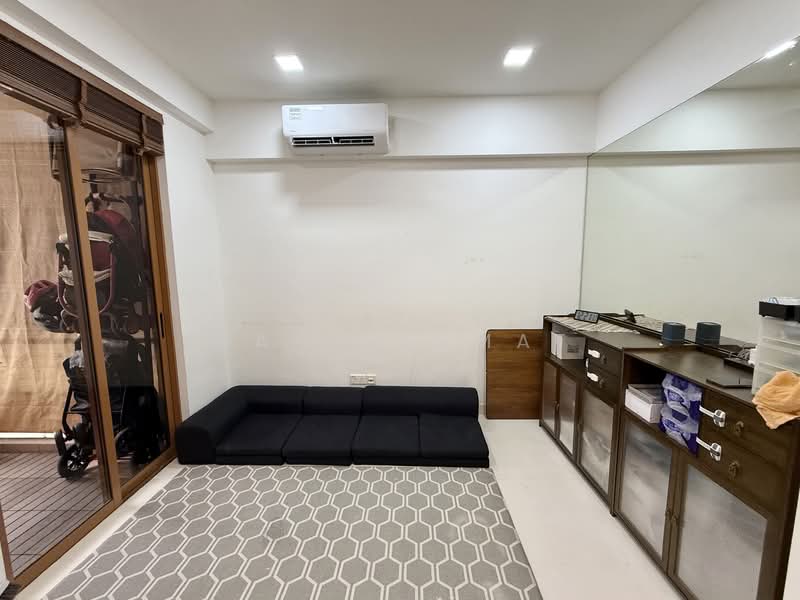 Radix, 18 Jalan Wakaff, 2 Bedrooms, 710 sqft, Condominium For Sale, by Wan Rahmat, 500144141 - Living Room - PropertyGuru.com.sg