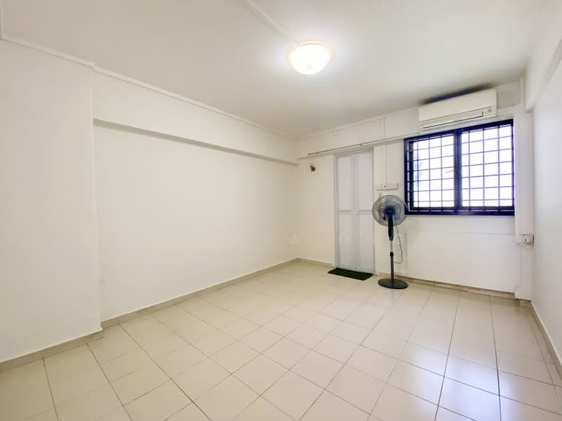 646 Yishun Street 61, 646 Yishun Street 61, 3 Bedrooms, 1,119 sqft, HDB Flat For Sale, by Teressa Ong, 500144145 - Master Bedroom - PropertyGuru.com.sg