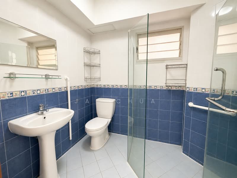 297 Punggol Central, 297 Punggol Central, 3 Bedrooms, 1,184 sqft, HDB Flat For Sale, by Jay Chua, 500144148 - Bathroom - PropertyGuru.com.sg