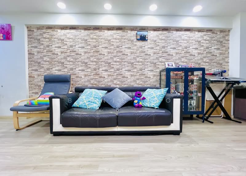 421 Ang Mo Kio Avenue 10, 421 Ang Mo Kio Avenue 10, 2 Bedrooms, 796 sqft, HDB Flat For Sale, by Bernice Ho, 500144157 - Living Room - PropertyGuru.com.sg