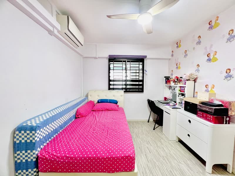 421 Ang Mo Kio Avenue 10, 421 Ang Mo Kio Avenue 10, 2 Bedrooms, 796 sqft, HDB Flat For Sale, by Bernice Ho, 500144157 - Bedroom - PropertyGuru.com.sg