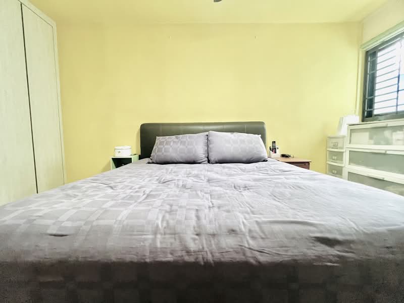 421 Ang Mo Kio Avenue 10, 421 Ang Mo Kio Avenue 10, 2 Bedrooms, 796 sqft, HDB Flat For Sale, by Bernice Ho, 500144157 - Bedroom - PropertyGuru.com.sg