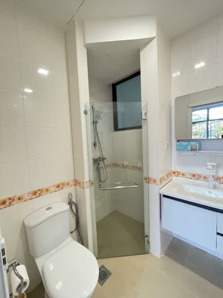 Eastpoint Green, 1 Simei Street 3, 2 Bedrooms, 904 sqft, Condominium For Rent, by Elena Pang, 500144169 - Bathroom - PropertyGuru.com.sg