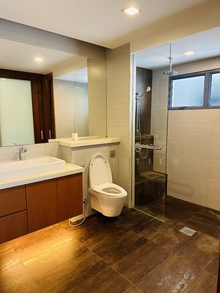 Dormer Park, 51 Jervois Road, 3 Bedrooms, 1,668 sqft, Condominium For Sale, by Gilbert Tiew, 500144176 - Bathroom - PropertyGuru.com.sg