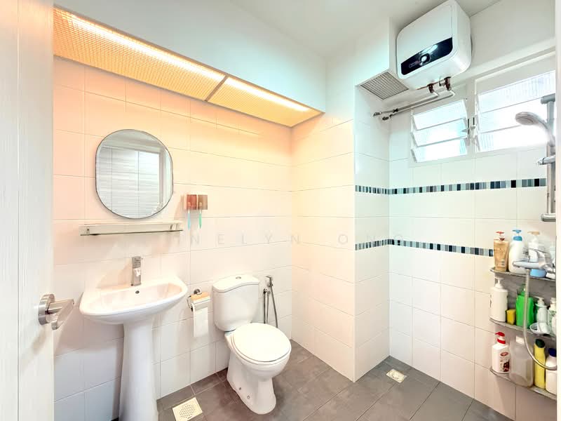 410A Fernvale Road, 410A Fernvale Road, 3 Bedrooms, 1,022 sqft, HDB Flat For Sale, by Venelyn Ong, 500144183 - Common Bathroom - PropertyGuru.com.sg