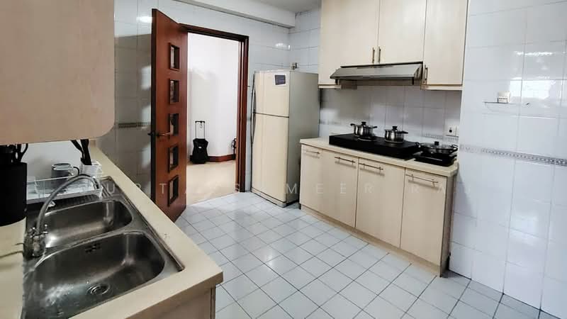 Parc Oasis, 35 Jurong East Avenue 1, Room Rental, 200 sqft, Condominium For Rent, by Gupta Sameer Raj, 500144185 - Kitchen - PropertyGuru.com.sg