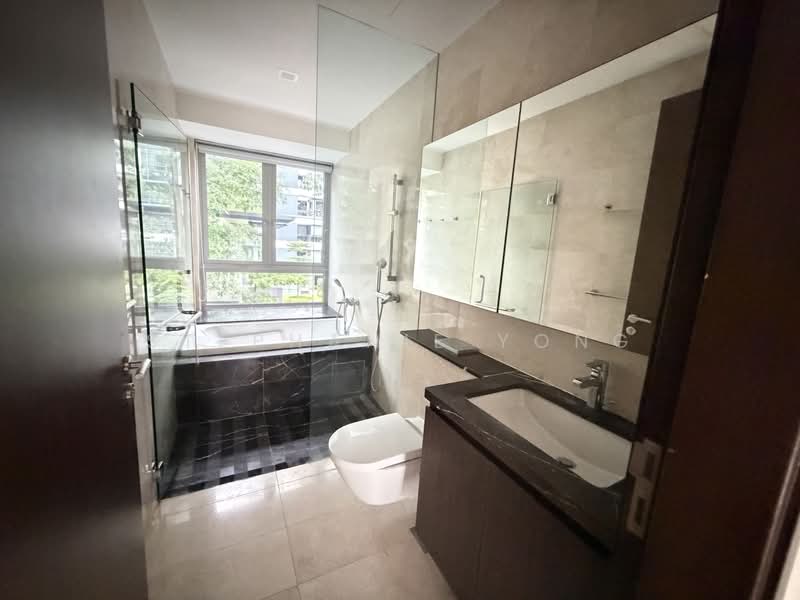 Three Balmoral, 3 Balmoral Road, 3 Bedrooms, 1,539 sqft, Condominium For Rent, by Stephanie Yong, 500144189 - Bathroom - PropertyGuru.com.sg